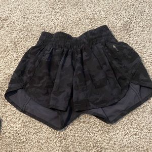 Lululemon Womens black camo running shorts